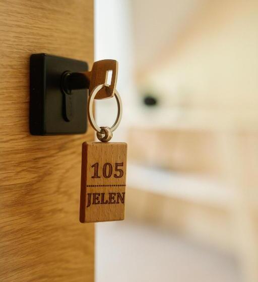 اتاق خانوادگی, Sobe Rooms Jelen Jelenov Greben