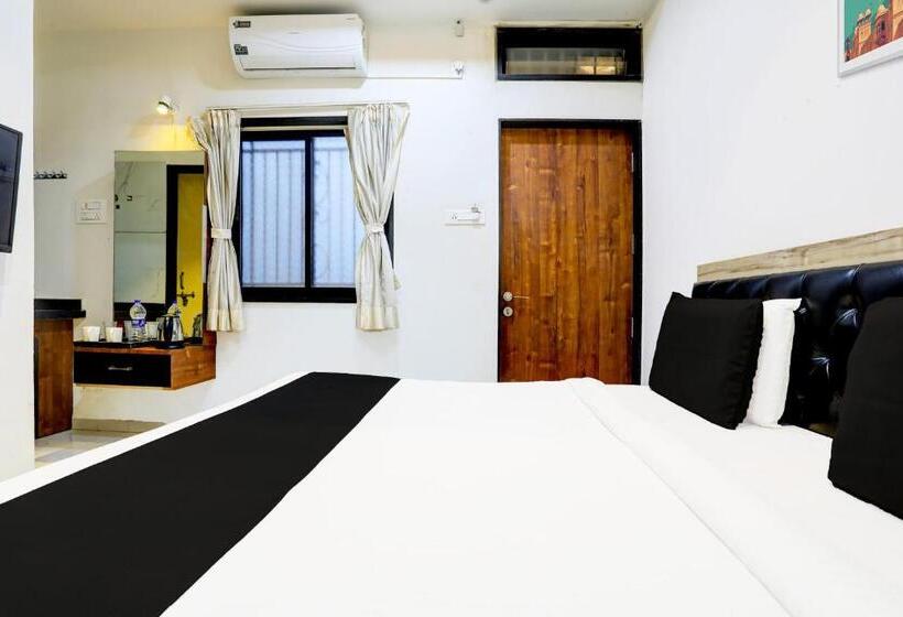Трехместный Номер Deluxe, Oyo Aamrai Resort