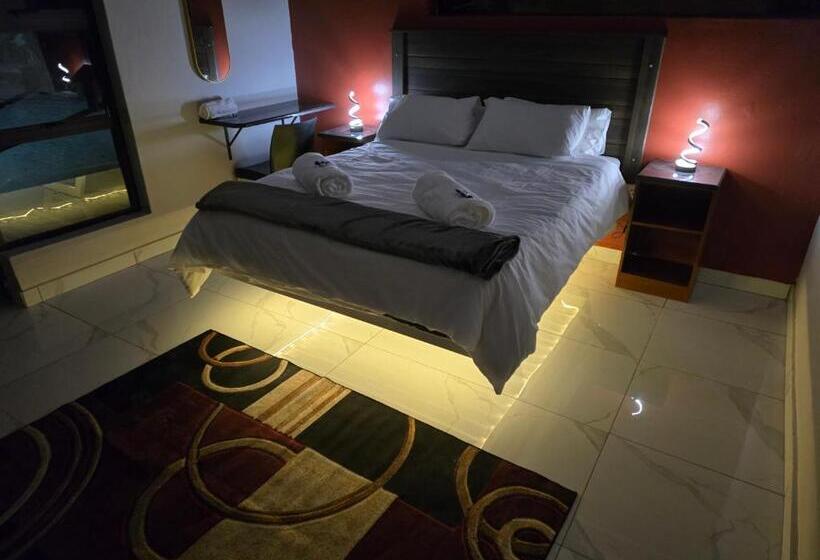 Номер Стандарт Вид на Бассейн, Impala Palms Guesthouse