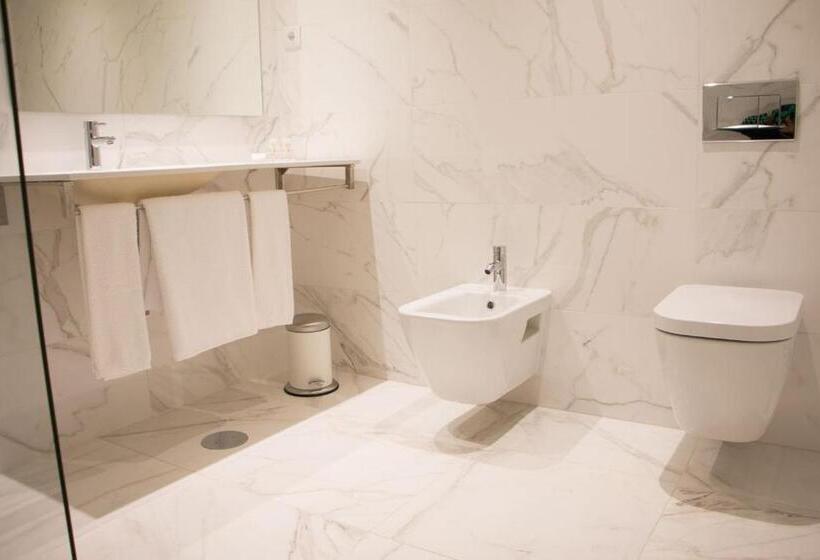 اتاق لوکس با بالکن, Feira Hostel & Suites