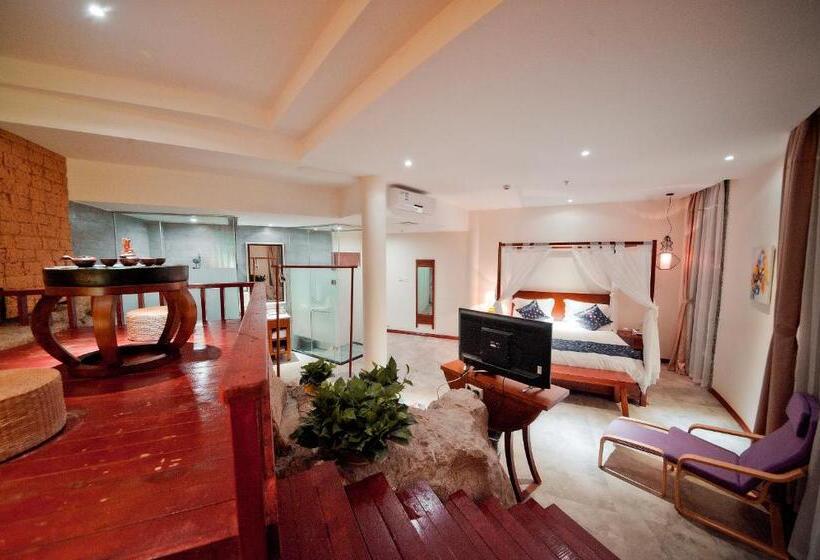 Номер Стандарт Вид на Сад, Guilin Crystal Crescent Moon