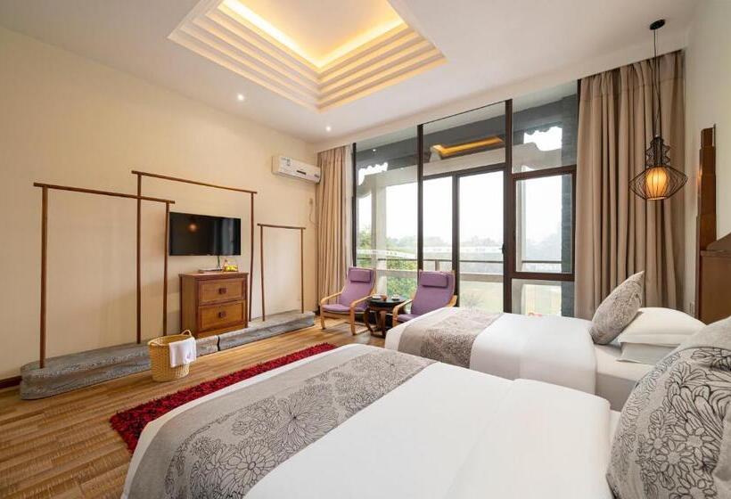 Номер Стандарт, Guilin Crystal Crescent Moon