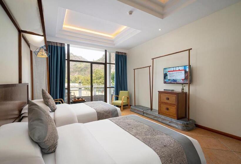 Номер Стандарт Вид на Горы, Guilin Crystal Crescent Moon