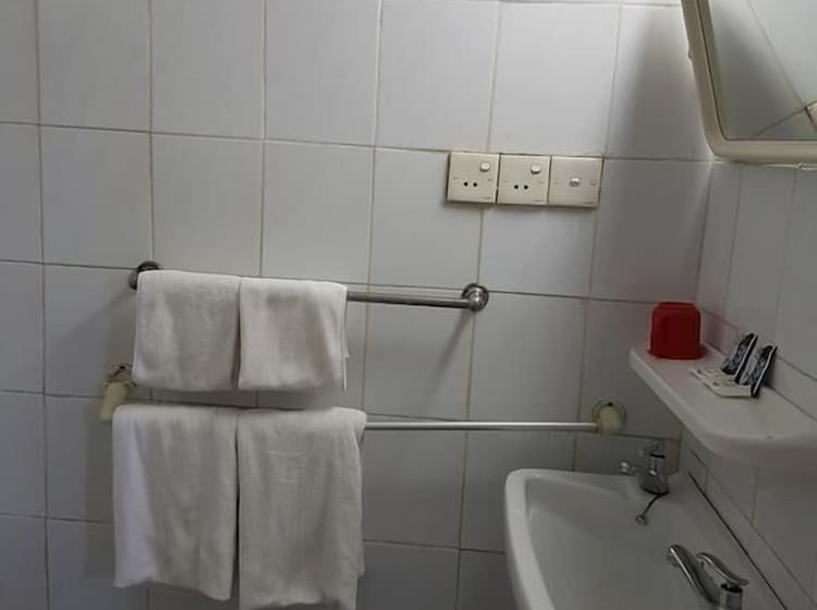 اتاق استاندارد, Parami Motel