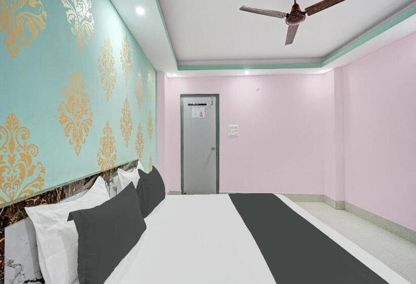 اتاق کلاسیک سه تخته, O Arsh Residential