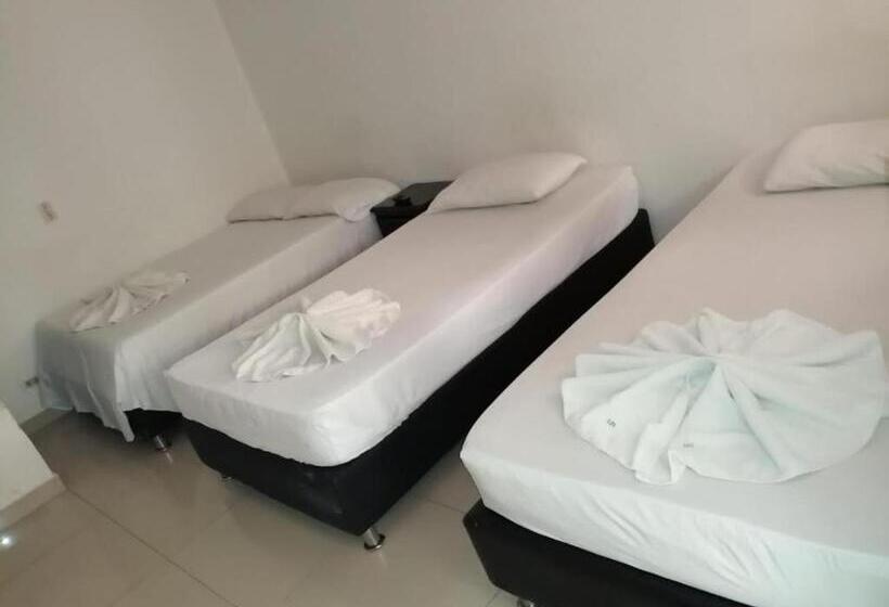 Трехместный Номер Классика, La Bella Villa Medellin