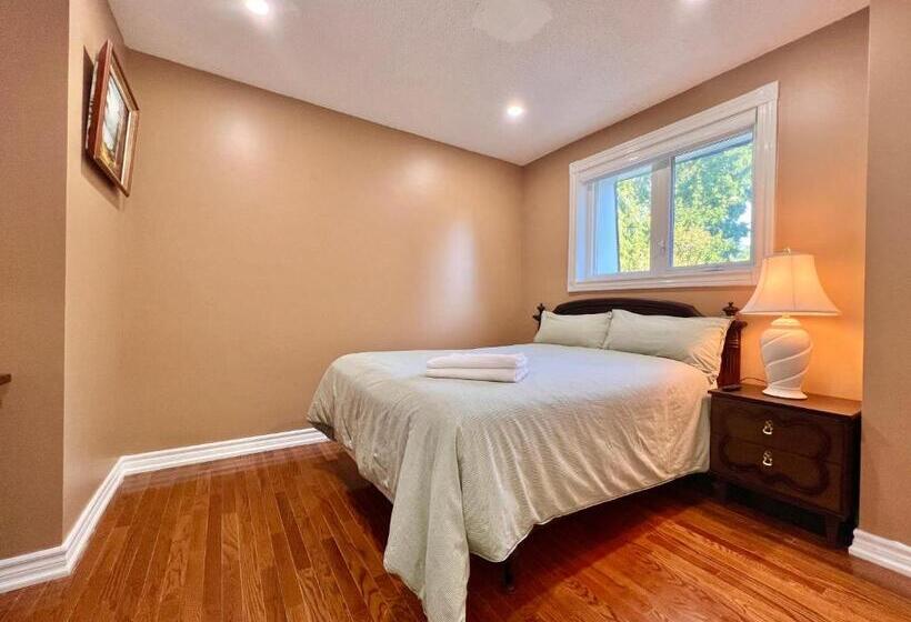 Номер Economy, Cozy Home Near Hillcrest Mall In Central Richmond Hill