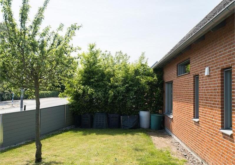 Вилла 1 Спальня, 5 Bed Rooms House With Jacuzzi, Free Parking, And 2 Toilets Bath In Malmö