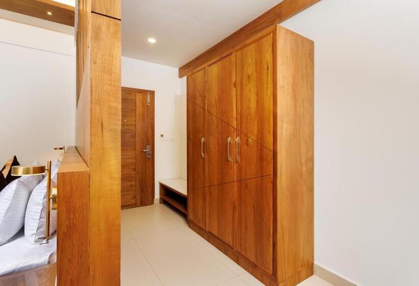 اتاق استاندارد, Lincoln Square