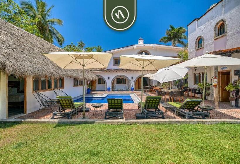 سرير فى غرفة مشتركه, 2 Double Beds   Dormitory Room In Nuevo Vallarta