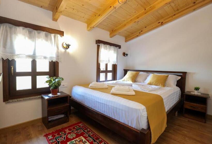 标准间, The House Of Dollma , Inside Kruja Castle