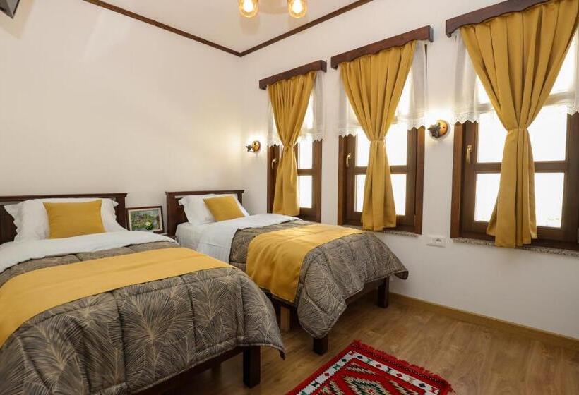 豪华园景房, The House Of Dollma , Inside Kruja Castle