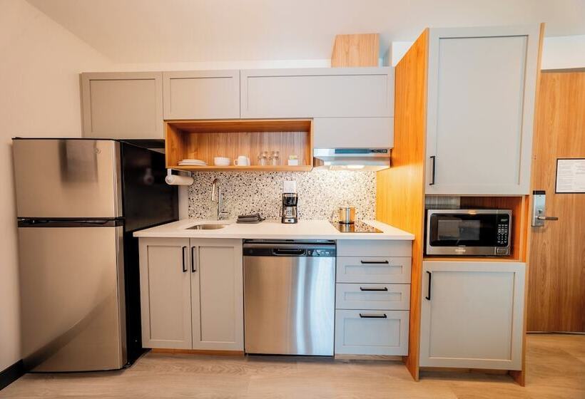 Номер Стандарт, Candlewood Suites Trois Rivières Ouest, An Ihg