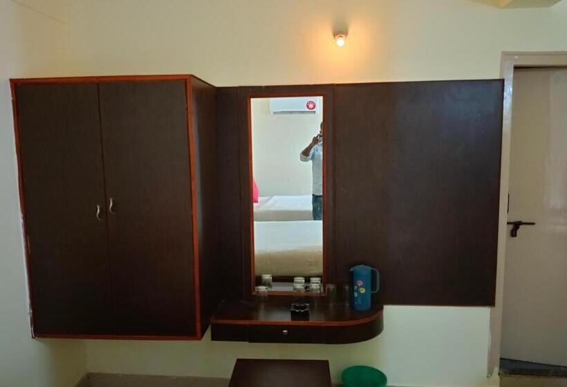 家庭间, Vishnu Residency