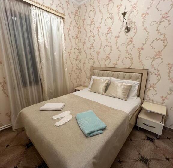 Family Suite, Z Narek