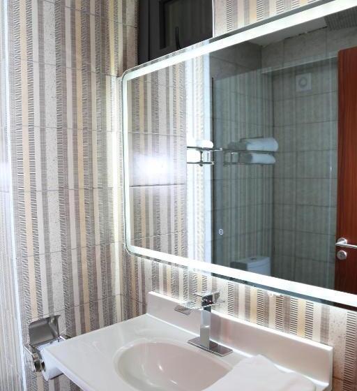 豪华房间, Lagoon Beach Hotel,keta,ghana