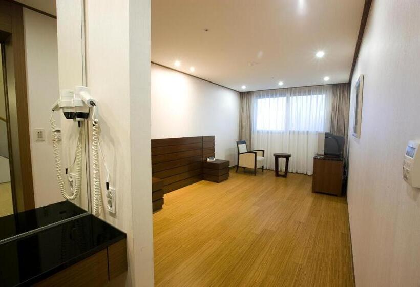 Семейный Номер, High1 Condominium