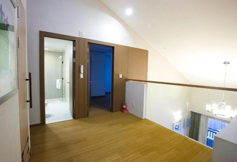 Семейный Номер, High1 Condominium