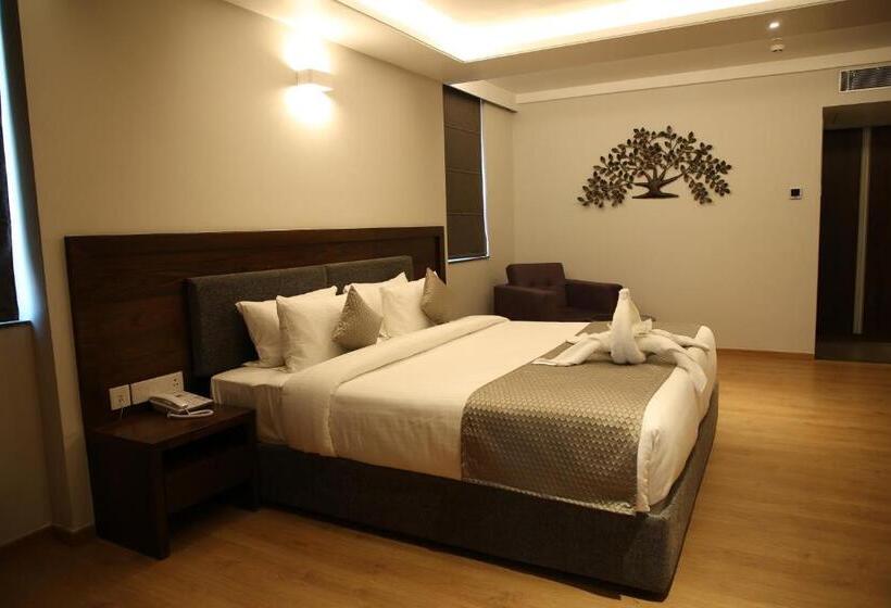 Люкс, Native Inn By Heda Hospitality