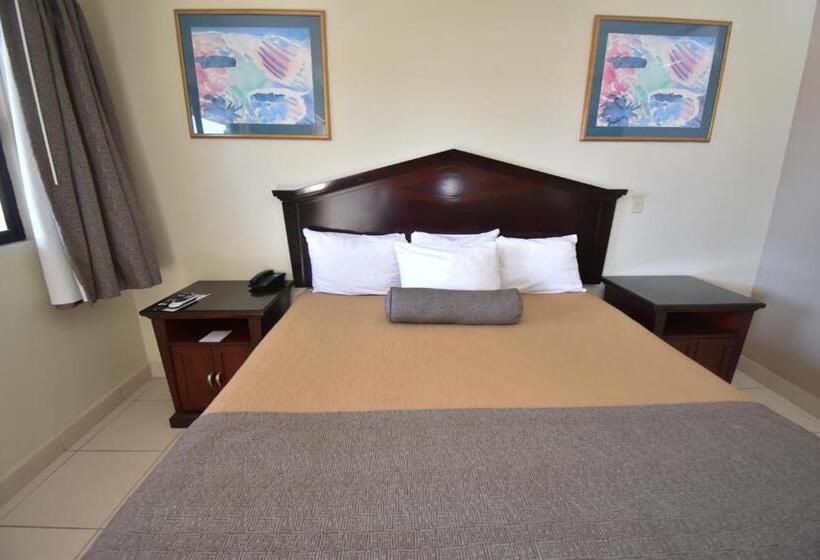 キングサイズベッドのスタンダードルーム, Del Mar Inn Rosarito