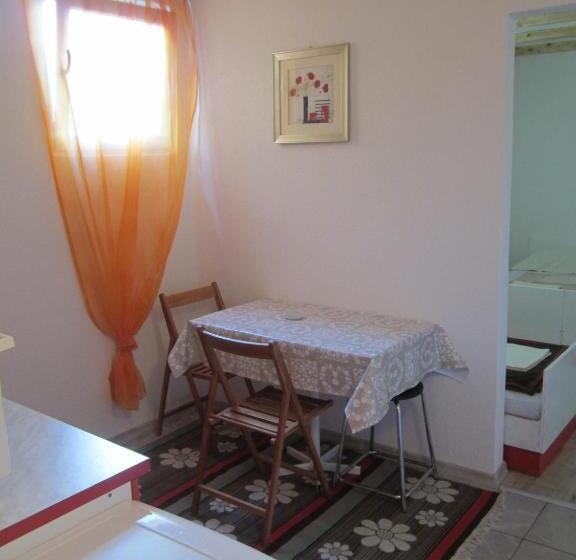 آپارتمان 1 خوابه, Bravo Guest House