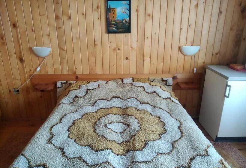 バルコニー付きスタンダードルーム, Chapov Guest Rooms