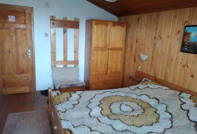 标准间带阳台, Chapov Guest Rooms