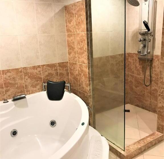 스위트, Savannah Resort