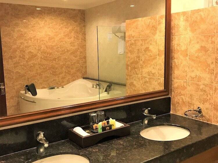 스위트, Savannah Resort