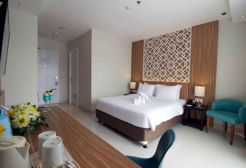 Номер Superior Вид на Бассейн, Astara Hotel Balikpapan