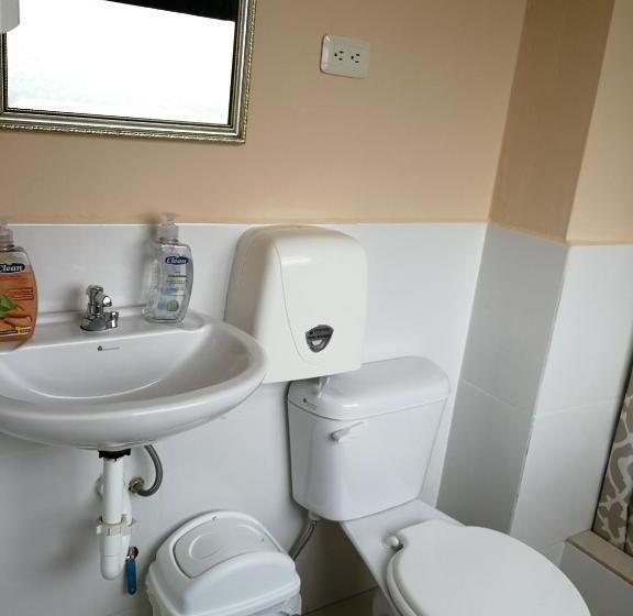 디럭스 룸, Chapelet Hostal