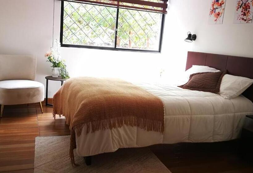 디럭스 룸, Chapelet Hostal