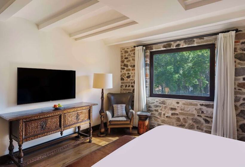 جناح, Banyan Tree Puebla