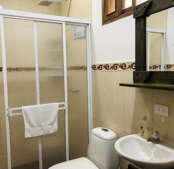 اتاق استاندارد سه نفره, Lake View Hostel