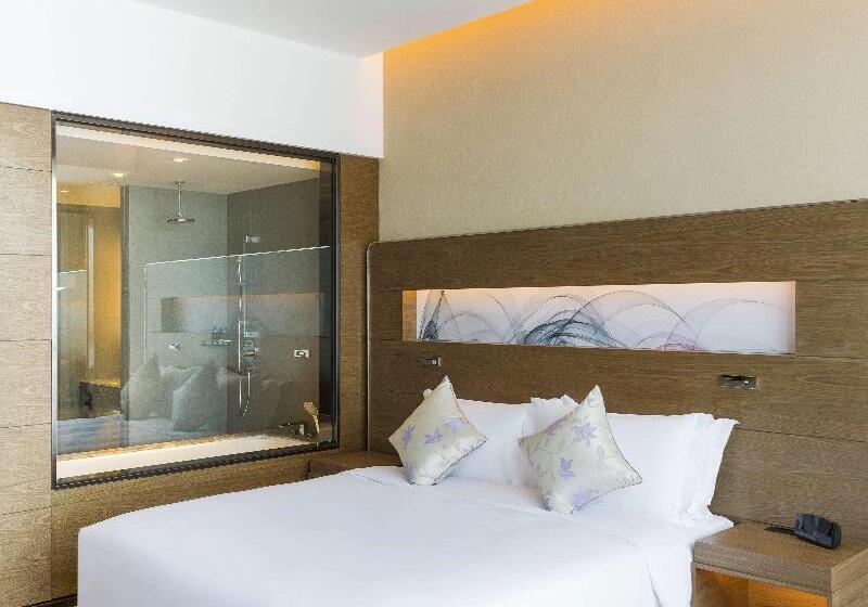 Номер Deluxe Кровать Кинг, Novotel Rizhao Suning