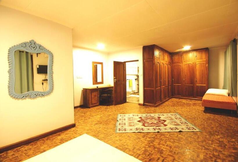 Семейный Номер Deluxe, Boulevard Inn Mt Meru