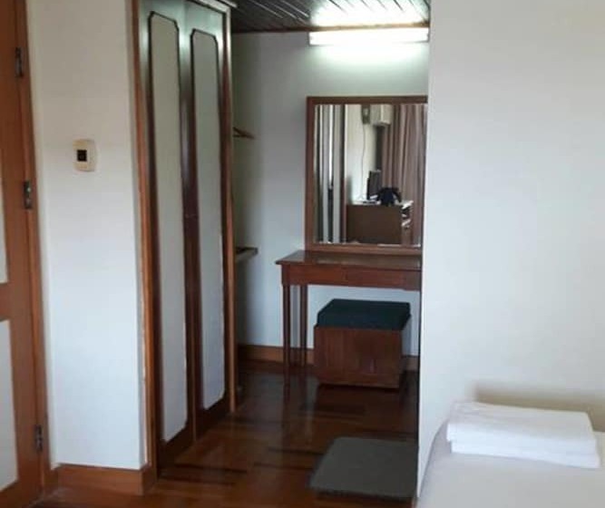 Номер Deluxe, Paradorn Inn