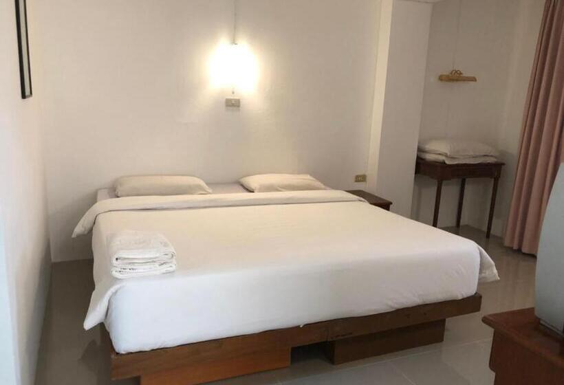 패밀리 룸, Paradorn Inn