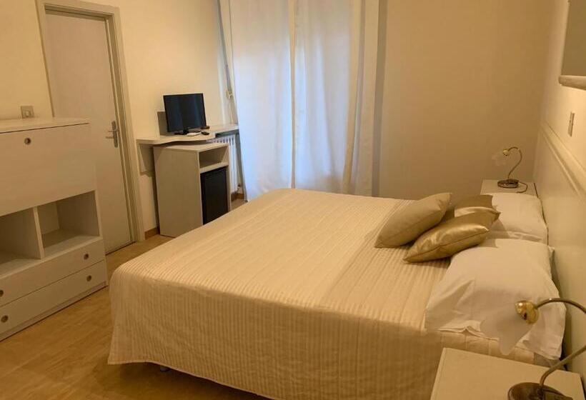 经济房, G&d Hotel Deanna Golf