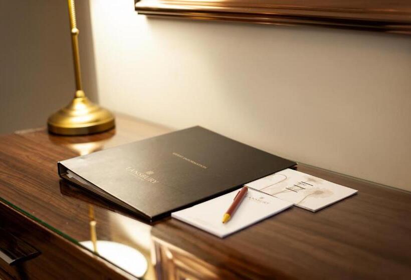Номер Superior, The Lansbury Heritage A Sunday Hotel   Canary Wharf