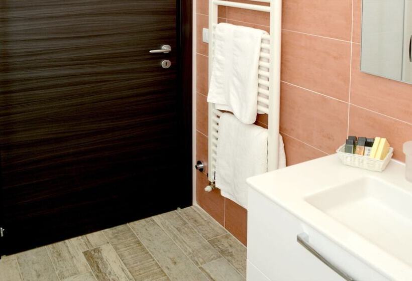 اتاق سوپریور, B&b L’angolino