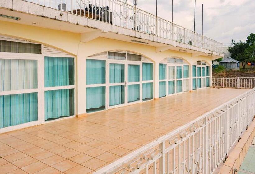 اتاق خانوادگی, Sunrise Apartments Hotel Fort Portal