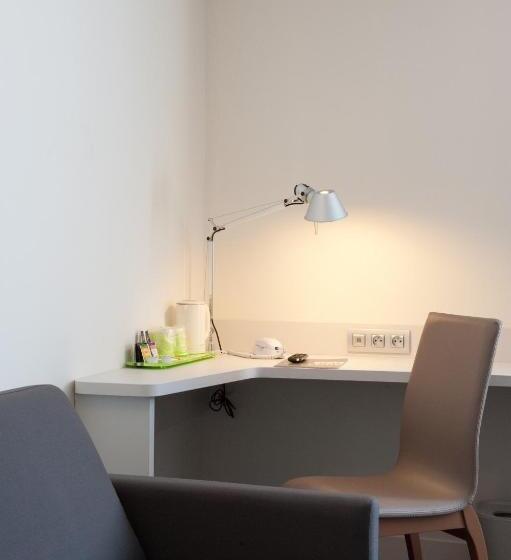 اتاق استاندارد چهار تخته, Campanile Limoges Centre  Gare