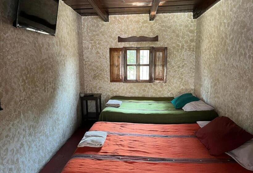 اتاق استاندارد چهارنفره با سرویس بهداشتی مشترک, Cristales De Antigua Hotel Cristal