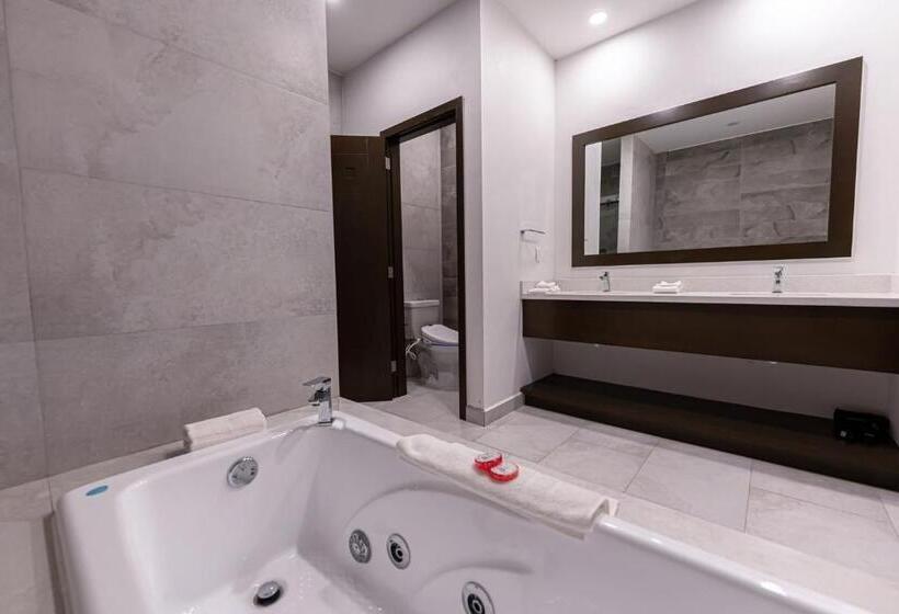 1 Bedroom Penthouse Apartment, Laguna Shores Resort
