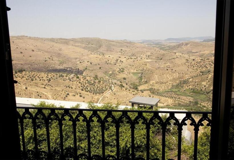 اتاق استاندارد سه نفره, Il Portico Dei Normanni