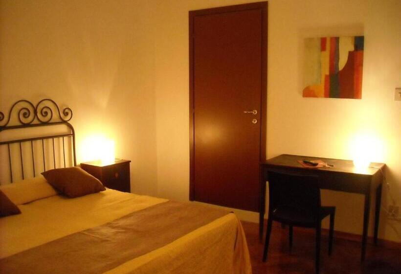 اتاق استاندارد سه نفره, Locazione Turistica Sansevero Venice