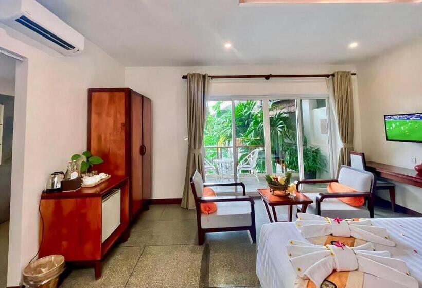 带大床的套房, Indra Angkor Residence