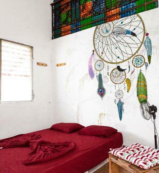 اتاق اکونومی, Zebulo Hostel