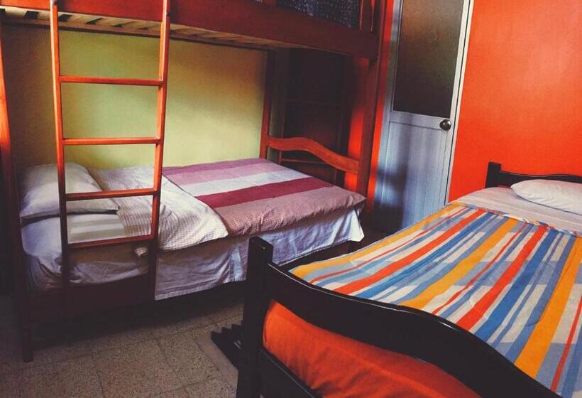 Pokój Standard Trzyosobowy, Hostal Surf Olón